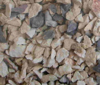 1761903588403258.jpg 铝矾土.jpg