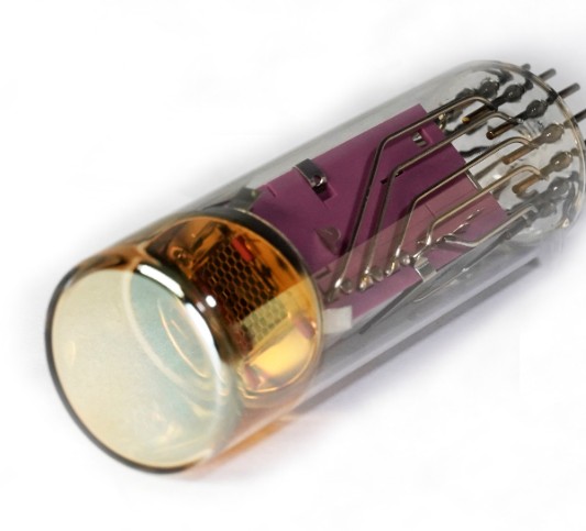 1769678657713168.jpg 光電倍增管.jpg